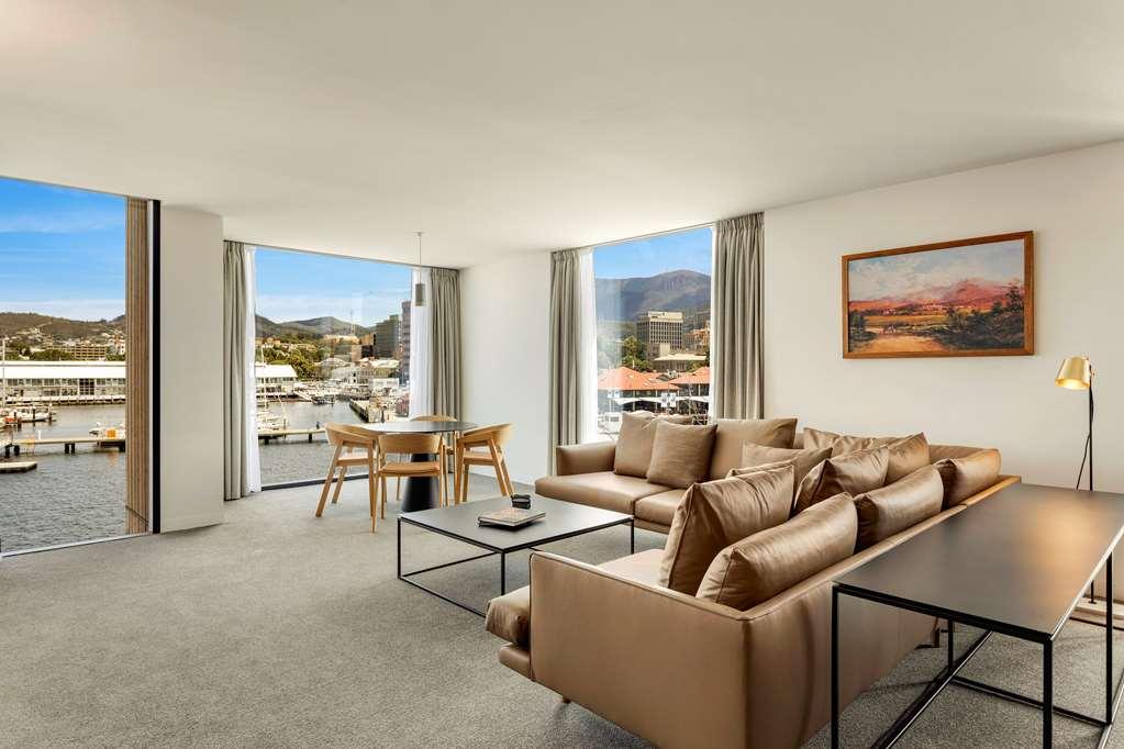 Macq 01 Hotel Hobart Habitación foto A staged living room